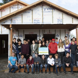 Students tour job site